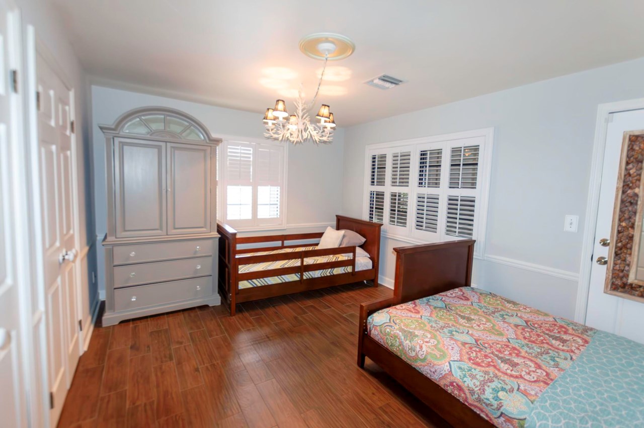 2nd bedroom